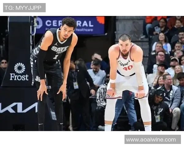 2013年12月马刺与快船激战回顾精彩瞬间与赛季影响分析 2013年12月马刺与快船激战回顾精彩瞬间与赛季影响分析